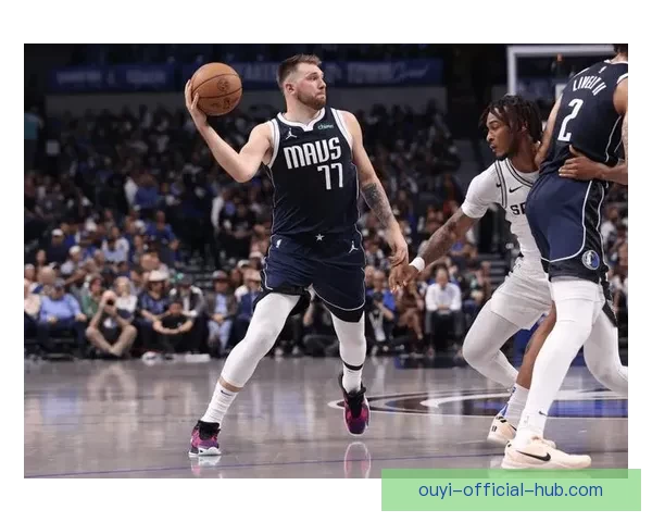 克莱4分钟轰下14分挑衅马刺替补席回应摆烂计划